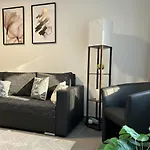 Stylish Near Schlosspark With Balcony - Apolonialiving Карлсруэ