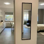 Stylish Near Schlosspark With Balcony - Apolonialiving
