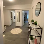 Stylish Near Schlosspark With Balcony - Apolonialiving Апартаменты Карлсруэ