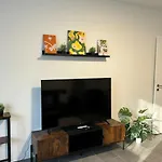 Апартаменты Stylish Near Schlosspark With Balcony - Apolonialiving Карлсруэ