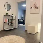 Stylish Near Schlosspark With Balcony - Apolonialiving Карлсруэ