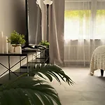 Stylish Near Schlosspark With Balcony - Apolonialiving Апартаменты *