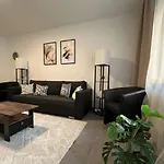 Stylish Near Schlosspark With Balcony - Apolonialiving Апартаменты Карлсруэ