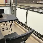 Stylish Near Schlosspark With Balcony - Apolonialiving Апартаменты *