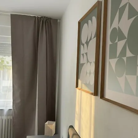 Spacious With Balcony - Nearby Schlosspark - Apolonialiving Apartament *