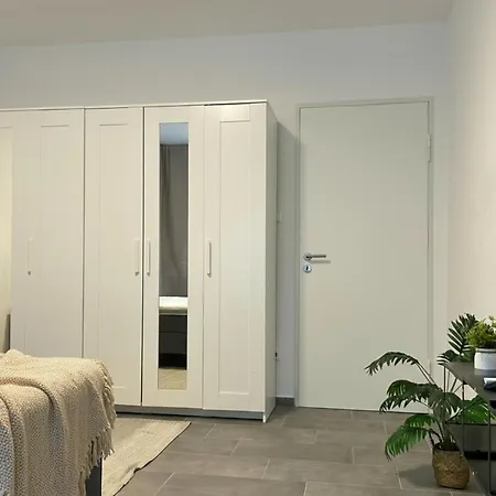 Apartament Spacious With Balcony - Nearby Schlosspark - Apolonialiving *