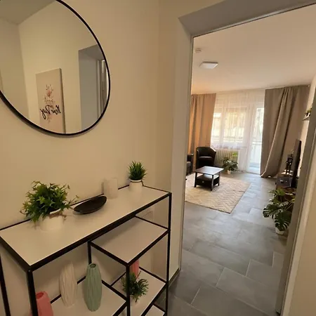 Spacious With Balcony - Nearby Schlosspark - Apolonialiving Apartament