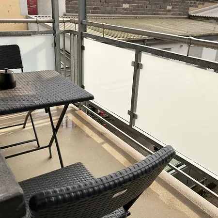 Spacious With Balcony - Nearby Schlosspark - Apolonialiving شقة *